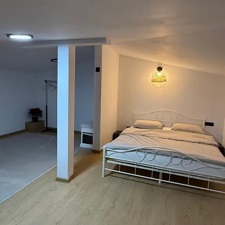 Apartstudio28 *